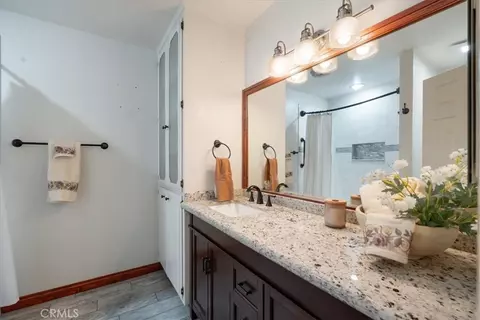 Bath - 1509 Macadamia Dr, Fallbrook, CA 92028 photo 2 of 3