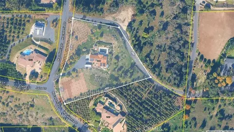 View/Area - 1509 Macadamia Dr, Fallbrook, CA 92028 photo 13 of 14
