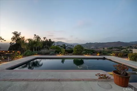 Exterior - 1509 Macadamia Dr, Fallbrook, CA 92028 photo 1 of 5
