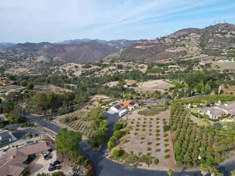 View/Area - 1509 Macadamia Dr, Fallbrook, CA 92028 photo 5 of 15