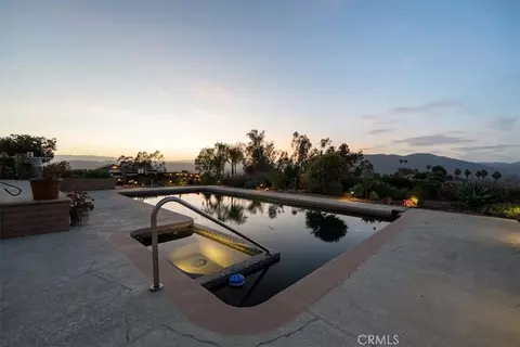 Exterior - 1509 Macadamia Dr, Fallbrook, CA 92028 photo 5 of 5