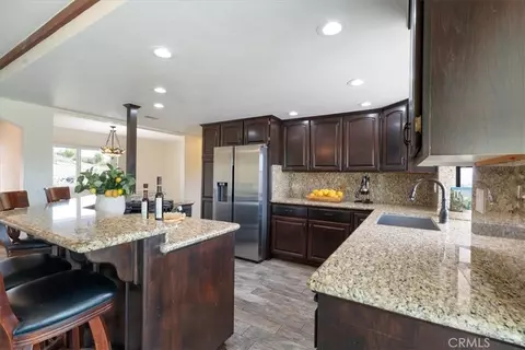 Kitchen - 1509 Macadamia Dr, Fallbrook, CA 92028 photo 3 of 5