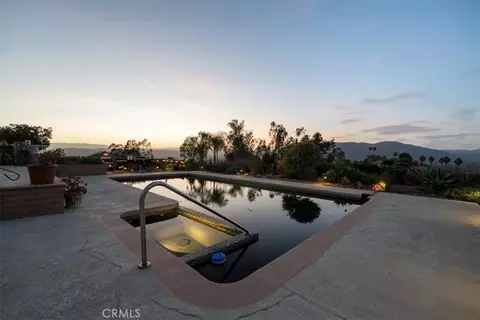 Exterior - 1509 Macadamia Dr, Fallbrook, CA 92028 photo 5 of 5