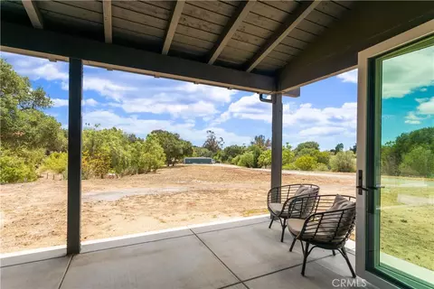 Exterior - 1104 Sierra Bonita, Fallbrook, CA 92028 photo 5 of 17