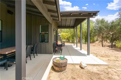 Exterior - 1104 Sierra Bonita, Fallbrook, CA 92028 photo 10 of 17
