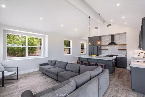 Living - 1104 Sierra Bonita, Fallbrook, CA 92028 photo 2 of 2