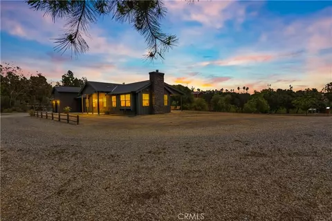 Exterior - 1104 Sierra Bonita, Fallbrook, CA 92028 photo 9 of 17