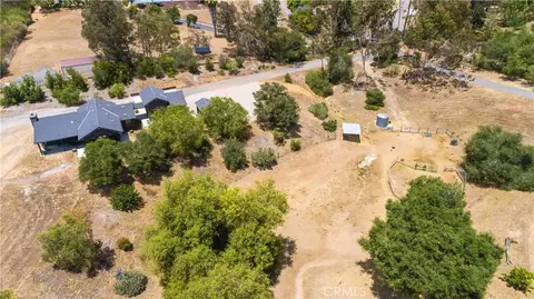View/Area - 1104 Sierra Bonita, Fallbrook, CA 92028 photo 8 of 9