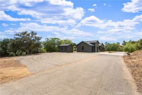 Exterior - 1104 Sierra Bonita, Fallbrook, CA 92028 photo 4 of 17