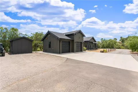 Exterior - 1104 Sierra Bonita, Fallbrook, CA 92028 photo 3 of 17