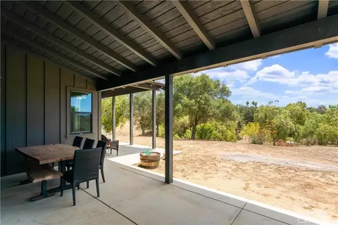 Exterior - 1104 Sierra Bonita, Fallbrook, CA 92028 photo 6 of 17
