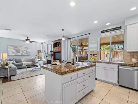 Kitchen - 3323 Avocado Vis, Fallbrook, CA 92028 photo 3 of 4