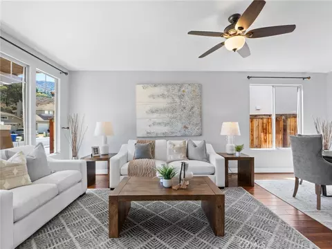 Living - 3323 Avocado Vis, Fallbrook, CA 92028 photo 1 of 8