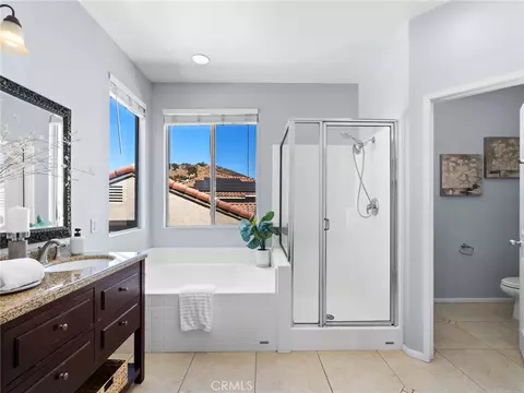 Bath - 3323 Avocado Vis, Fallbrook, CA 92028 photo 2 of 7