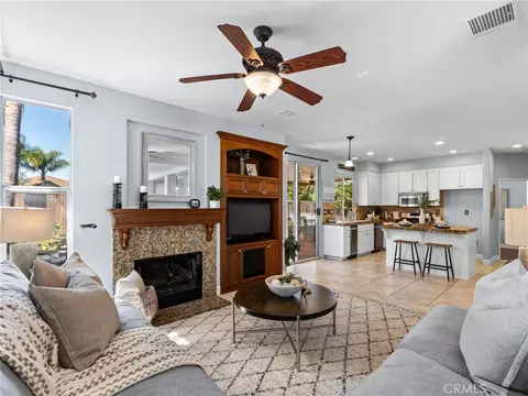 Living - 3323 Avocado Vis, Fallbrook, CA 92028 photo 4 of 8