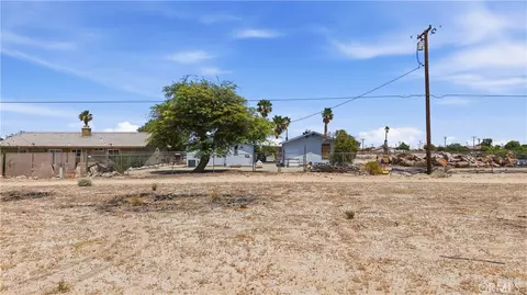 2812 Argus Ave, Thermal, CA 92274 photo 2
