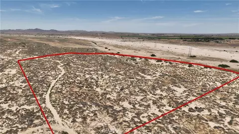 24676 Agate Rd, Barstow, CA 92311 photo 2