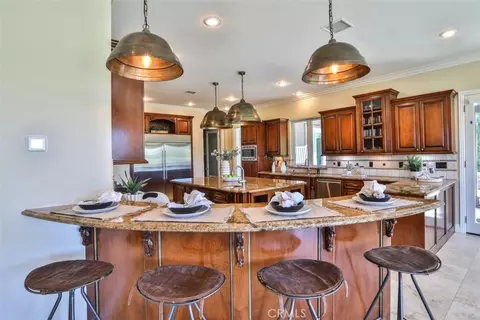 Kitchen - 39520 Colleen Way, Temecula, CA 92592 photo 3 of 5