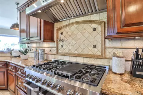 Kitchen - 39520 Colleen Way, Temecula, CA 92592 photo 2 of 5