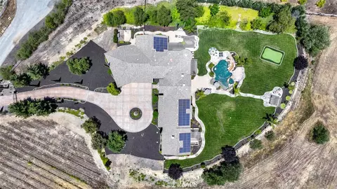 View/Area - 39520 Colleen Way, Temecula, CA 92592 photo 3 of 4