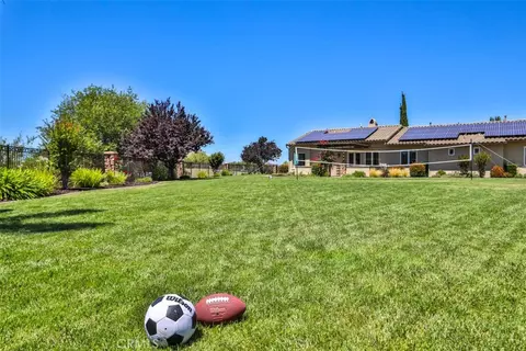 Exterior - 39520 Colleen Way, Temecula, CA 92592 photo 9 of 12