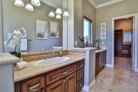 Bath - 39520 Colleen Way, Temecula, CA 92592 photo 7 of 9