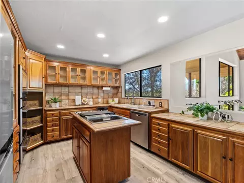 Kitchen - 2248 Mil Sorpresas, Fallbrook, CA 92028 photo 1 of 5