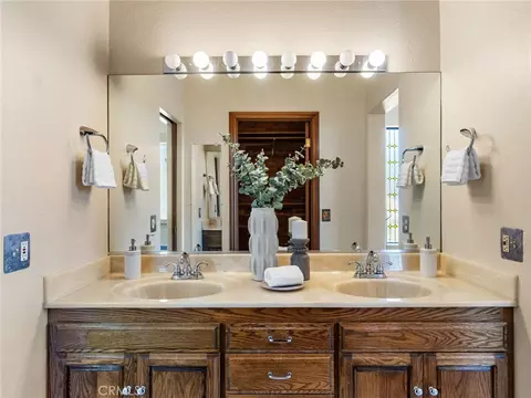 Bath - 2248 Mil Sorpresas, Fallbrook, CA 92028 photo 1 of 3