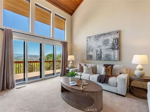 Living - 2248 Mil Sorpresas, Fallbrook, CA 92028 photo 1 of 8