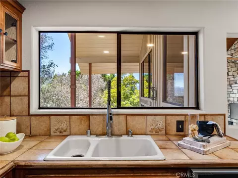 Kitchen - 2248 Mil Sorpresas, Fallbrook, CA 92028 photo 4 of 5