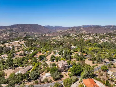 View/Area - 2248 Mil Sorpresas, Fallbrook, CA 92028 photo 1 of 3