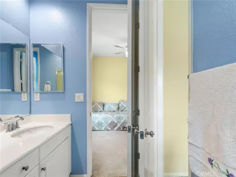 Bath - 4106 Lake Cir, Fallbrook, CA 92028 photo 7 of 10