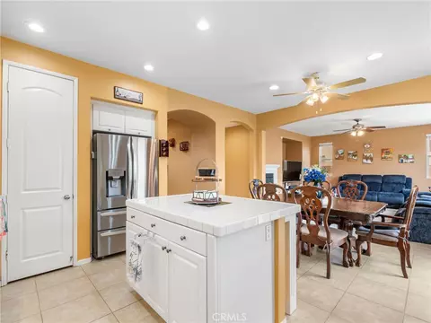 Kitchen - 4106 Lake Cir, Fallbrook, CA 92028 photo 2 of 3