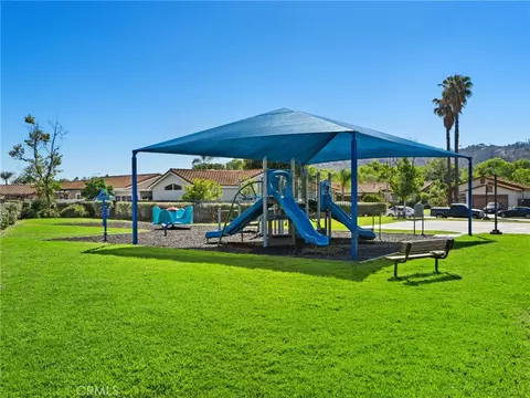 Exterior - 4106 Lake Cir, Fallbrook, CA 92028 photo 5 of 6