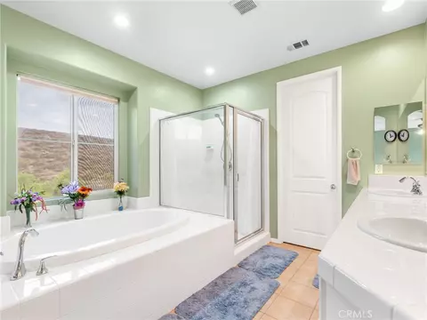 Bath - 4106 Lake Cir, Fallbrook, CA 92028 photo 6 of 10