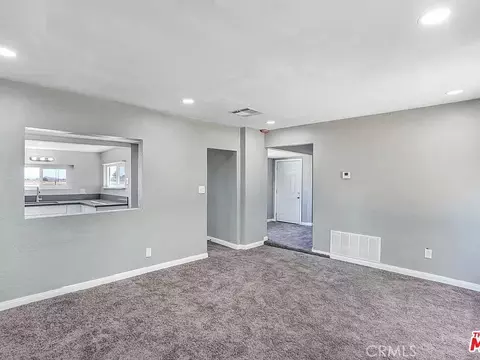 25372 Agate, Barstow, CA 92311 photo 2