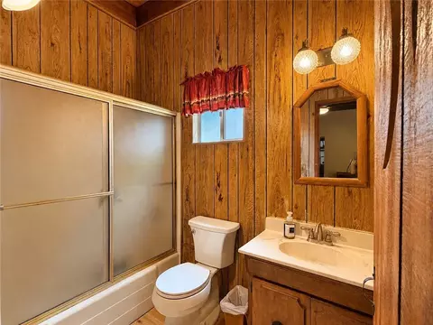 Bath - 4114 Citradora, Spring Valley, CA 91977 photo 6 of 6