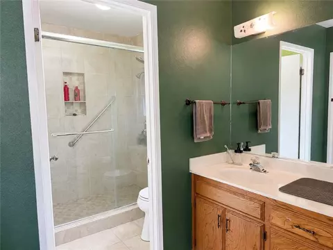 Bath - 4114 Citradora, Spring Valley, CA 91977 photo 5 of 6