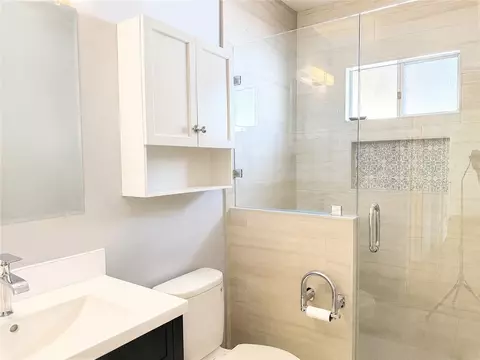 Bath - 4114 Citradora, Spring Valley, CA 91977 photo 2 of 6
