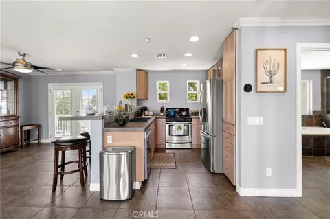 Kitchen - 2125 Puerto Del Mundo, Fallbrook, CA 92028 photo 2 of 5