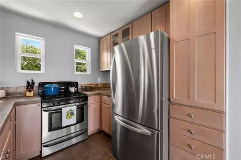 Kitchen - 2125 Puerto Del Mundo, Fallbrook, CA 92028 photo 4 of 5