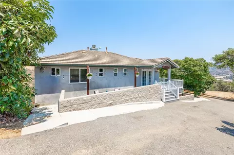 Exterior - 2125 Puerto Del Mundo, Fallbrook, CA 92028 photo 4 of 19