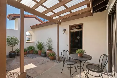 Exterior - 1811 Woodbrook Ln, Fallbrook, CA 92028 photo 3 of 8