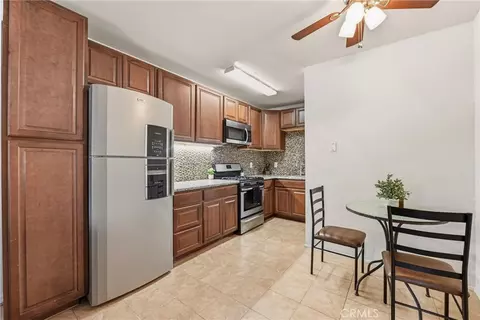Kitchen - 868 E Alvarado #44, Fallbrook, CA 92028 photo 2 of 2