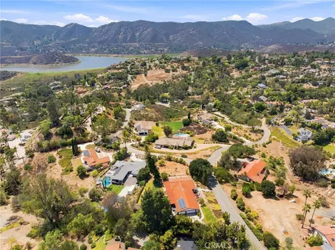 View/Area - 1229 Via Sendero, Escondido, CA 92029 photo 6 of 11