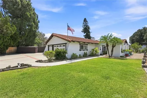 Exterior - 1229 Via Sendero, Escondido, CA 92029 photo 1 of 25
