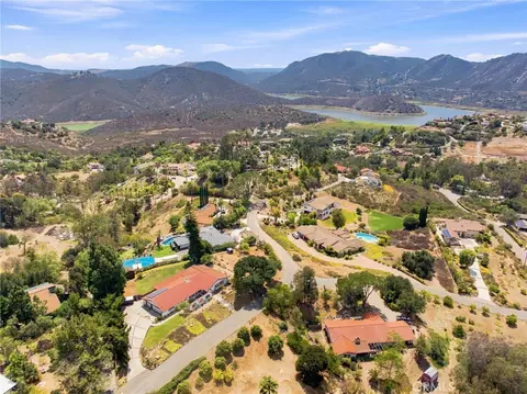 View/Area - 1229 Via Sendero, Escondido, CA 92029 photo 1 of 11