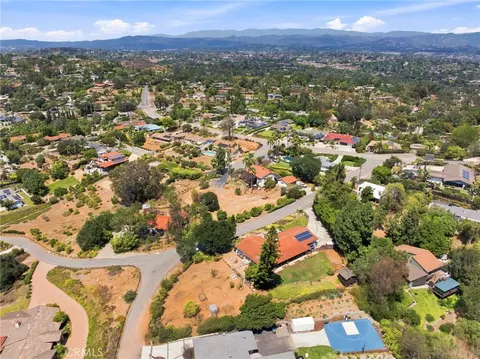 View/Area - 1229 Via Sendero, Escondido, CA 92029 photo 8 of 11