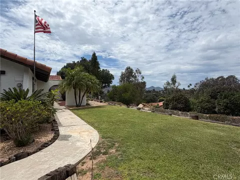 Exterior - 1229 Via Sendero, Escondido, CA 92029 photo 6 of 12