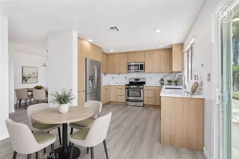 Kitchen - 32163 Cala Torrente, Temecula, CA 92592 photo 5 of 5